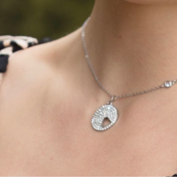 NWT 💎 SWEET VALENTINE PRECIOUS CUT OUT HEART ❤️ NECKLACE SILVER DAINTY - Picture 2 of 8